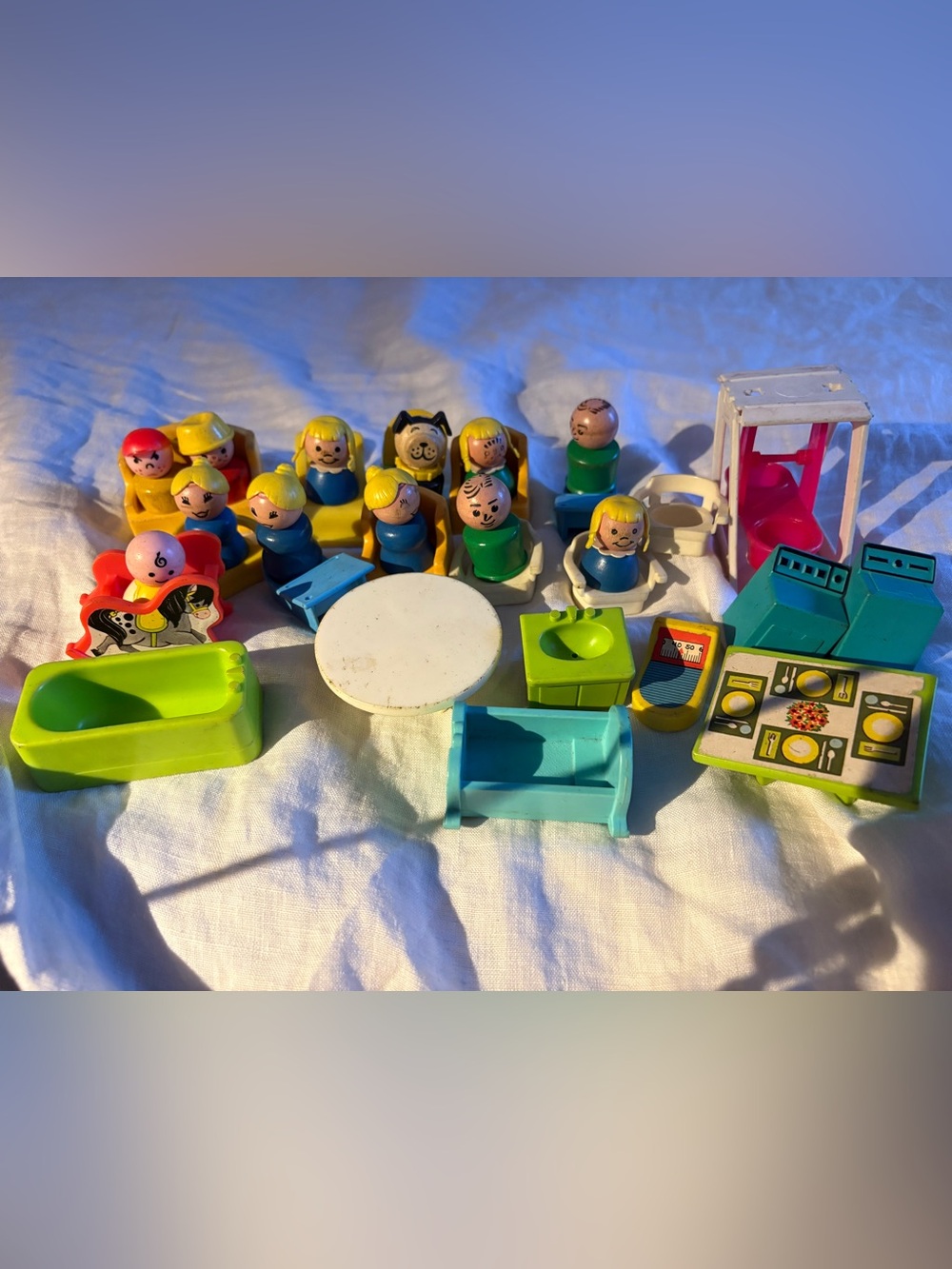 33pc FISHER-PRICE LITTLE PEOPLE AND FURNITURE FROM 1970S